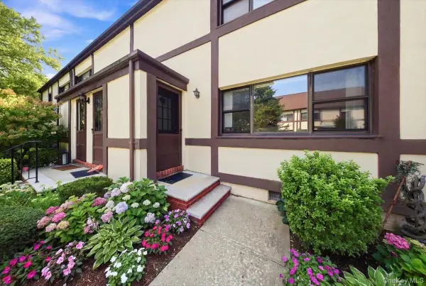 266 Cherry Valley Avenue #B1, Garden City, NY 11530