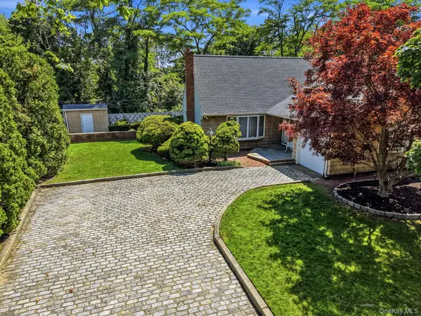 10 Arcadia Drive, Dix Hills, NY 11746