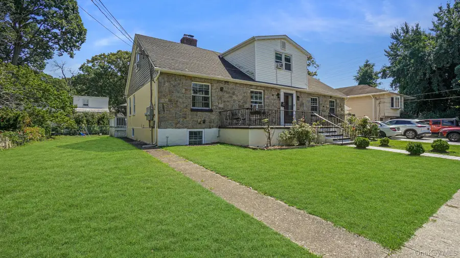 143 S Montgomery St, Valley Stream, NY 11580 - #2