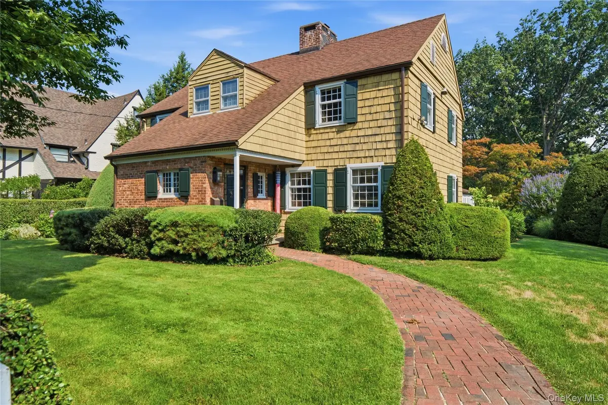 255 Manor Road, Douglaston, NY 11363 - #1