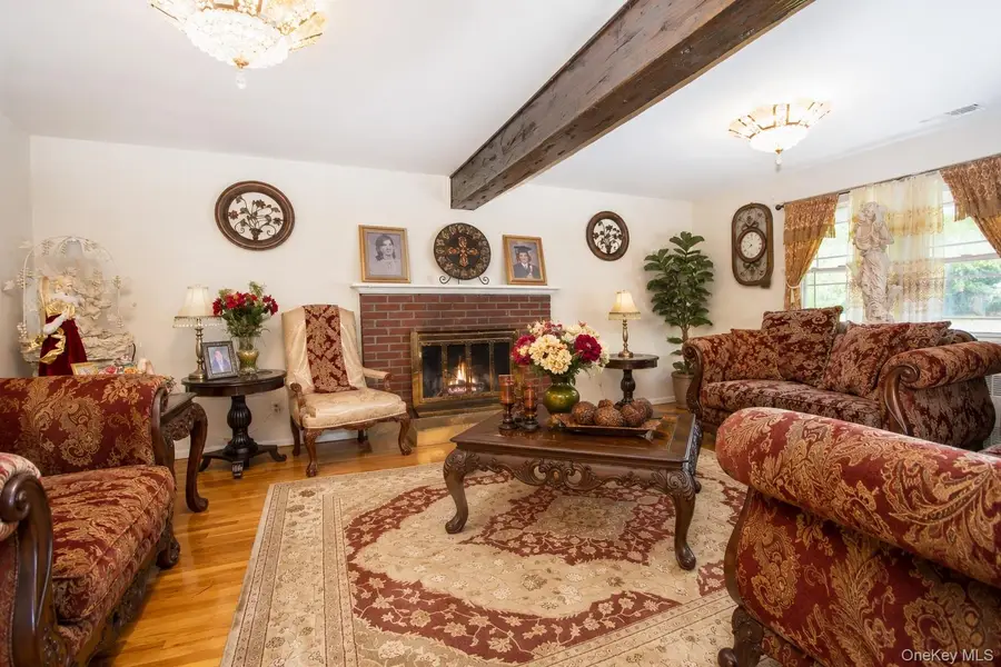 12 Princeton Drive, Dix Hills, NY 11746 - #2