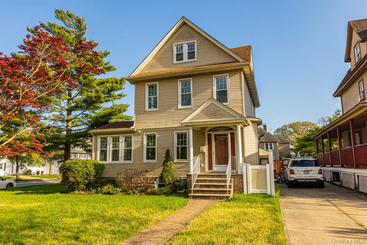 209 Smith Street, Freeport, NY 11520 - #1