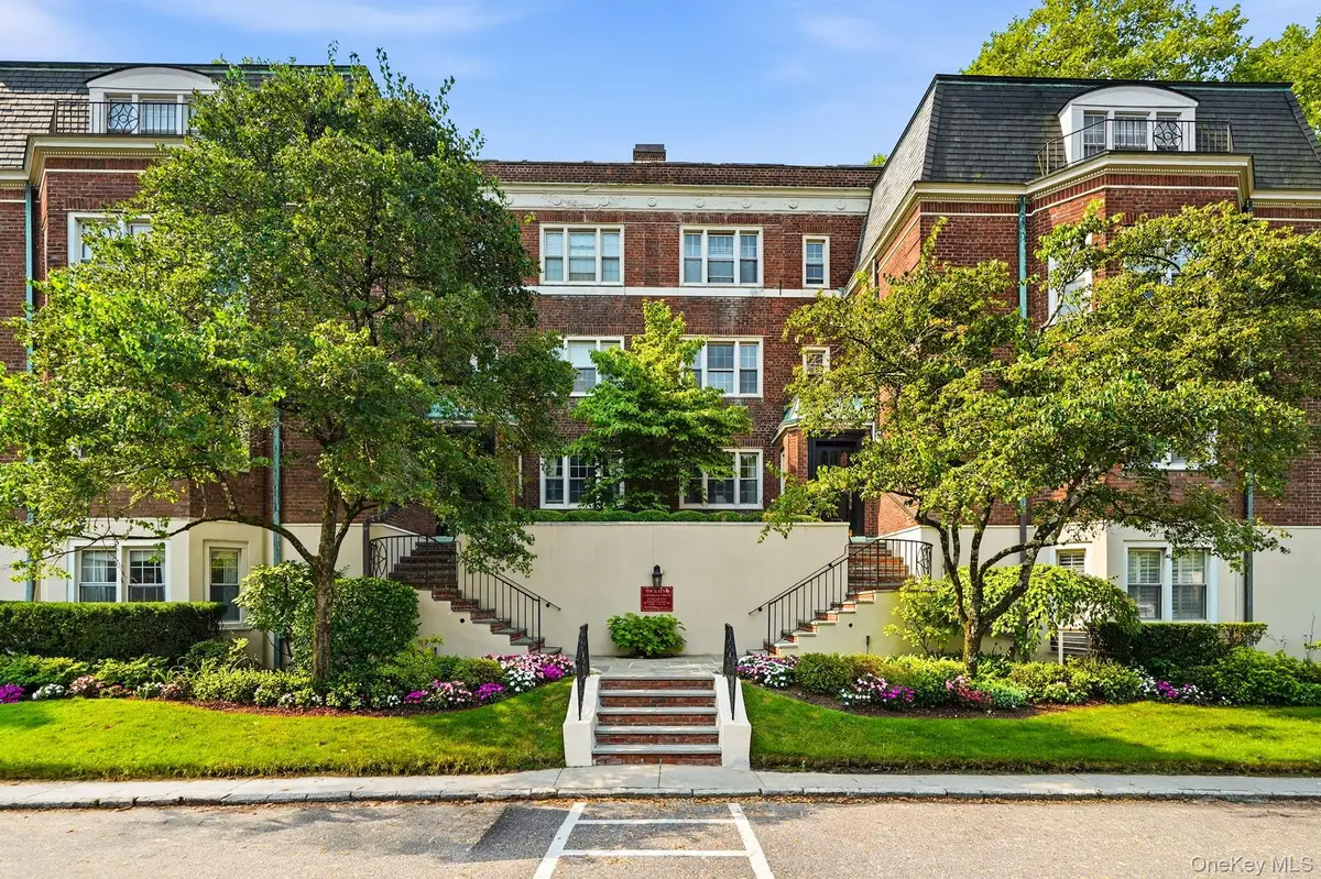 7 Chateaux Circle #7x, Scarsdale, NY 10583 - #1