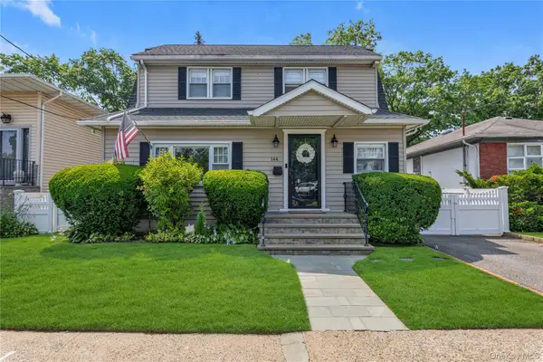 144 Buckingham Place, Lynbrook, NY 11563
