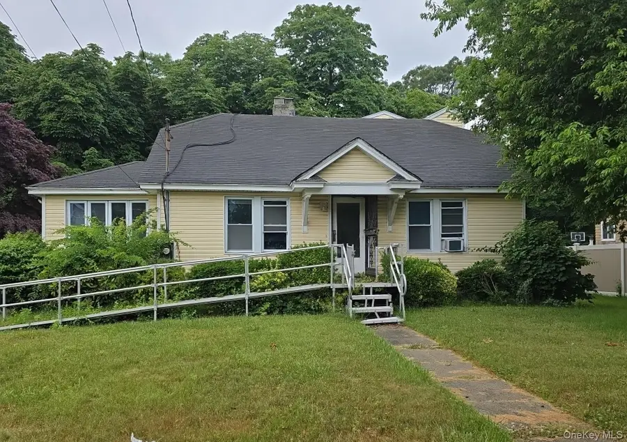 34 N Baldwin Place, Massapequa, NY 11758 - #2