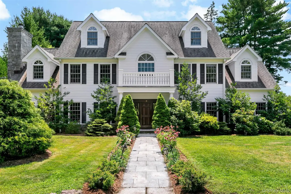 18 Sammis Lane, White Plains, NY 10605 - #1