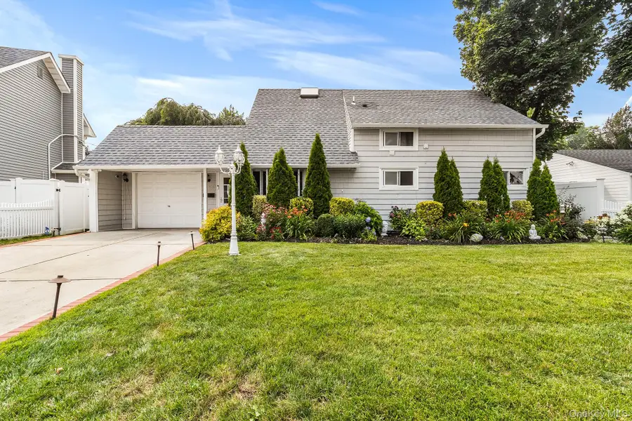 158 Blueberry Lane, Hicksville, NY 11801 - #2