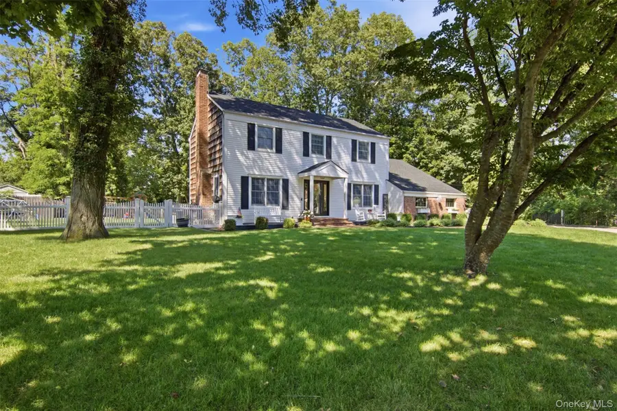 28 Village Woods Road, Port Jefferson, NY 11777 - #3