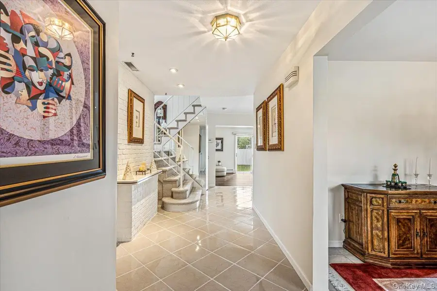 10 Clemson Lane, Woodbury, NY 11797 - #3