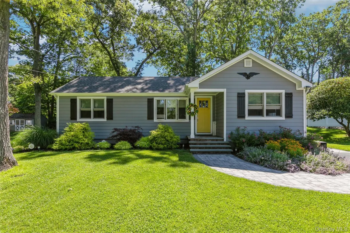 9 Middle Cross, Shoreham, NY 11786 - #1