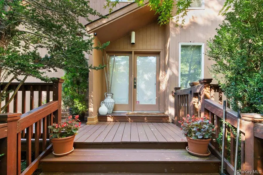 59 Washington Heights Avenue, Hampton Bays, NY 11946 - #2