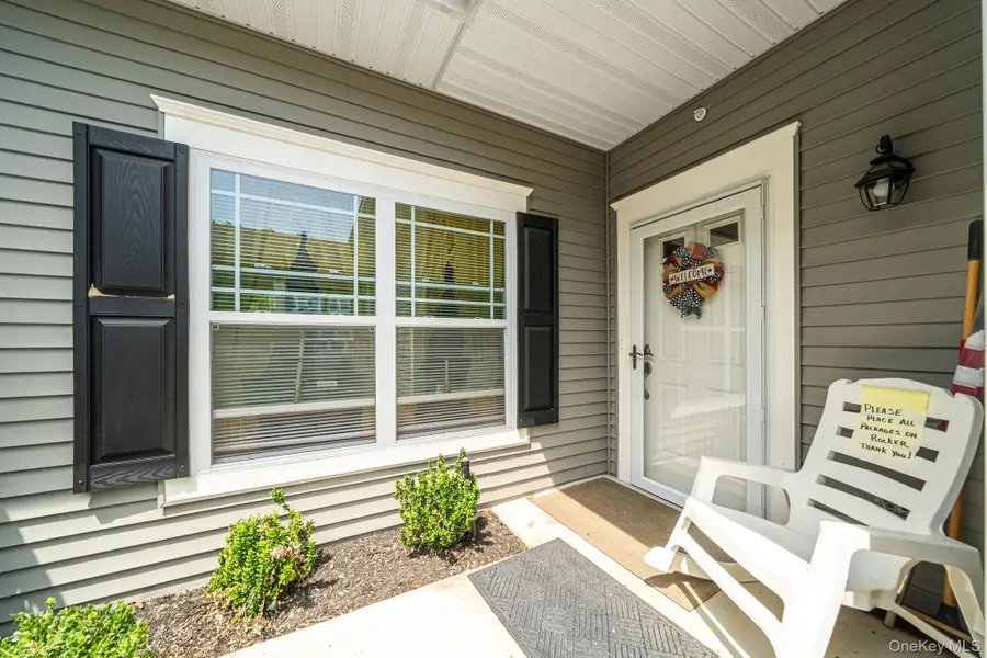 77 Willow Circle, Coram, NY 11727 - #2
