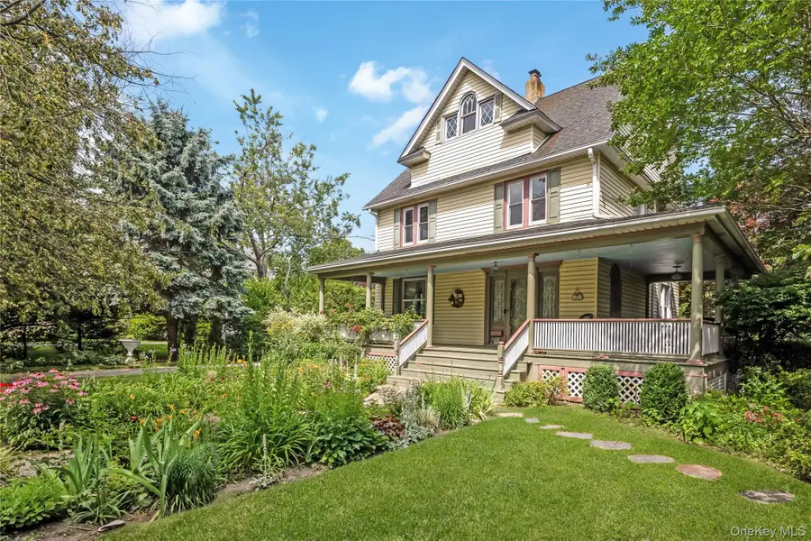 67 Davison Place, Rockville Centre, NY 11570 - #3