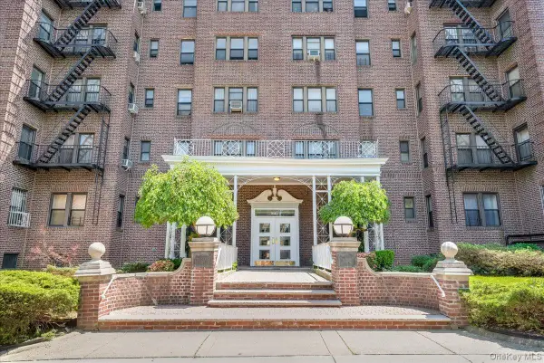170-40 Highland Avenue #401, Jamaica Estates, NY 11432