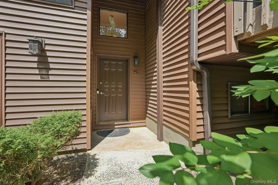 42 Tulip Court, Nanuet, NY 10954 - #3