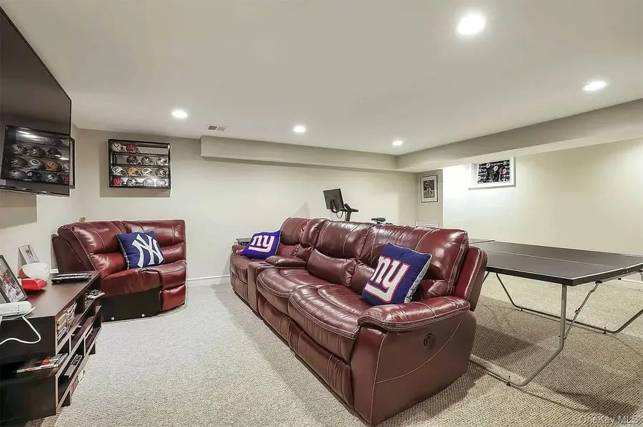 973 Fenworth Boulevard, Franklin Square, NY 11010 - #2