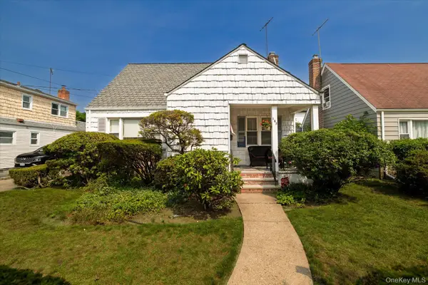 187 Raff Avenue, Floral Park, NY 11001