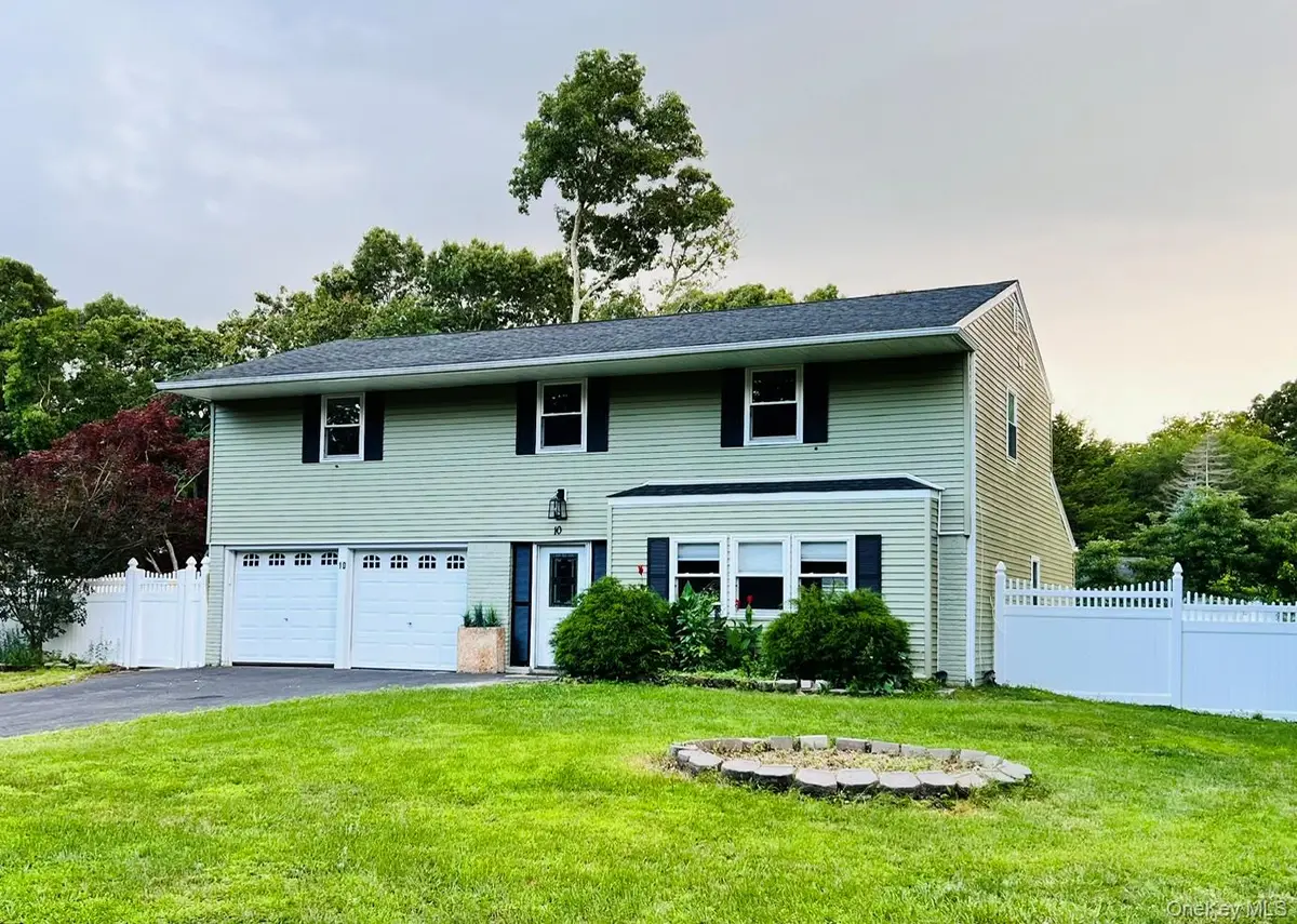 10 Summercress Lane, Coram, NY 11727 - #1