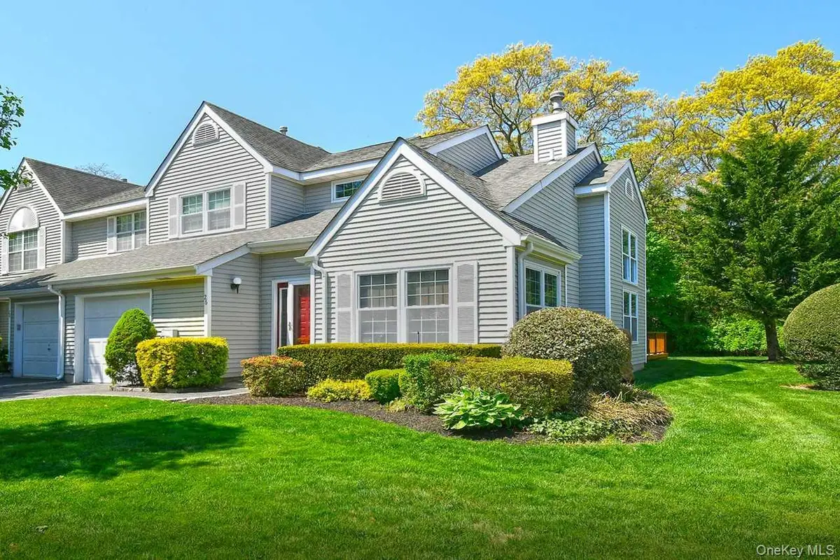 26 Mystic Circle #26, Bay Shore, NY 11706 - #1