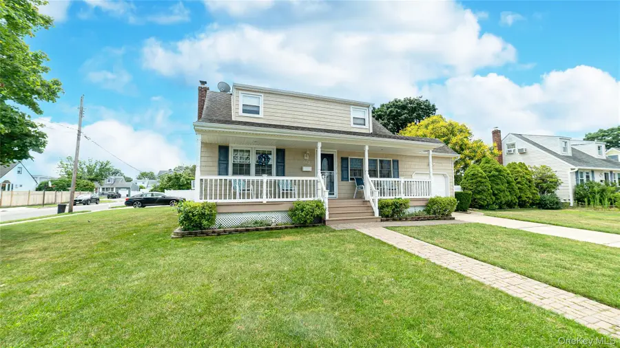 262 N Cedar Street, North Massapequa, NY 11758 - #2