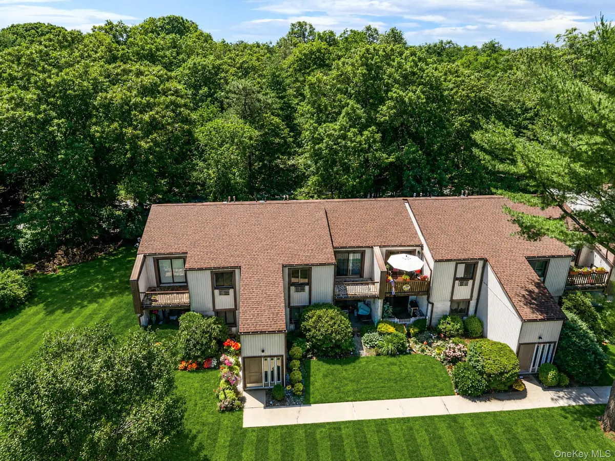 35 Richmond Boulevard #4B, Ronkonkoma, NY 11779 - #1