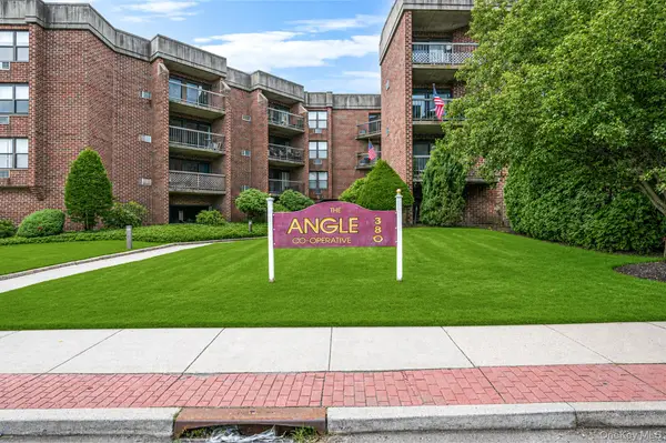 380 Fulton Street #G2, Farmingdale, NY 11735