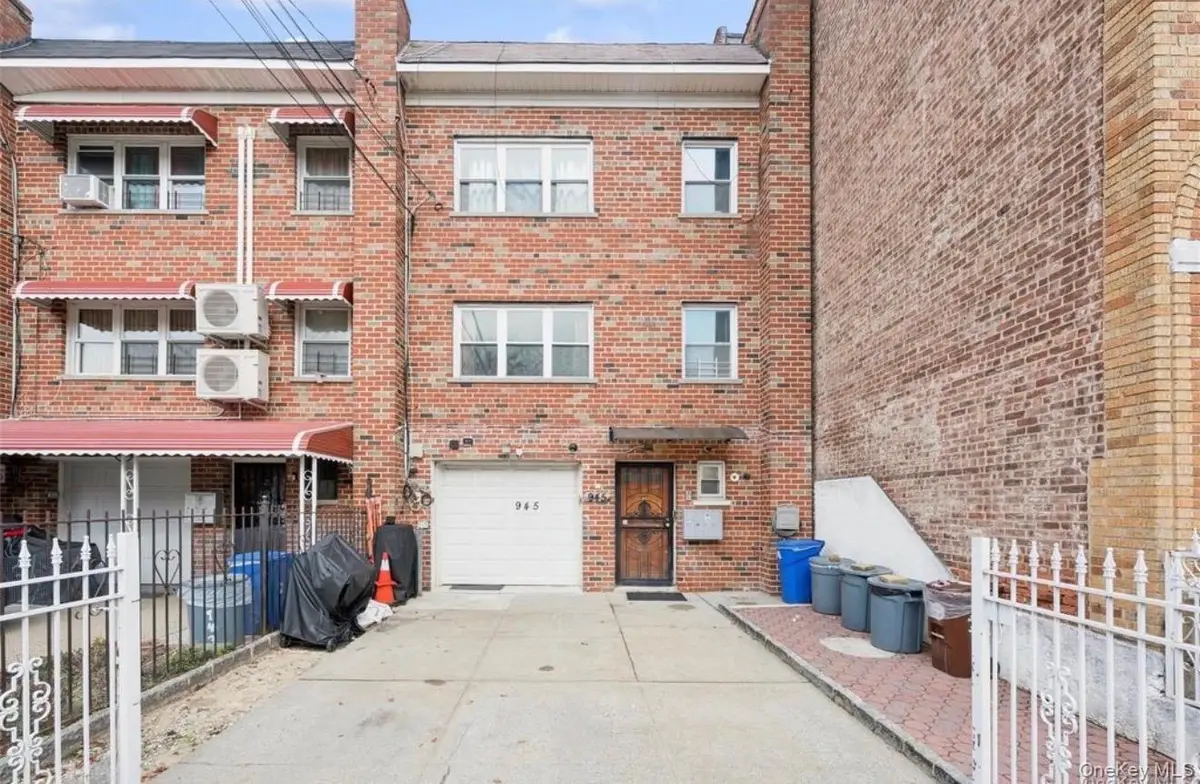 945 E 228th Street, Bronx, NY 10466 - #1