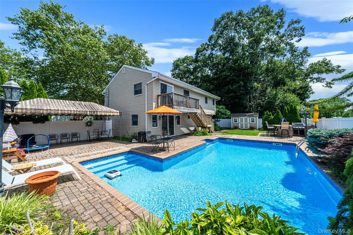 12 Alice Lane, Commack, NY 11725 - #1