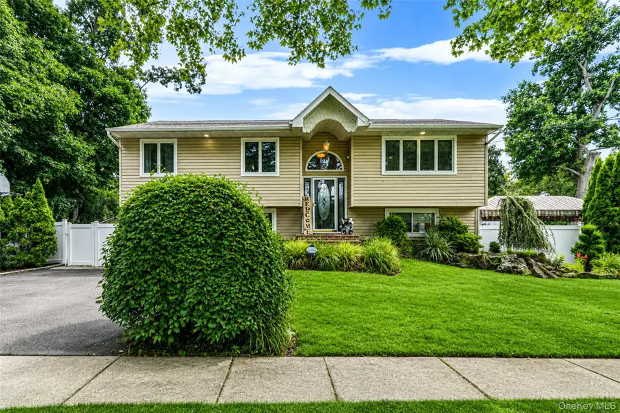 12 Alice Lane, Commack, NY 11725 - #2