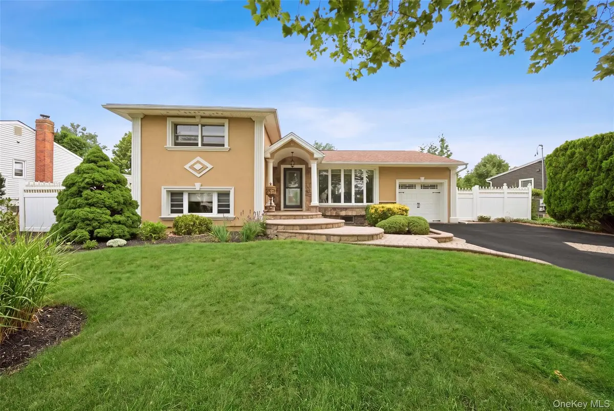 5 Delaware Avenue, Commack, NY 11725 - #1