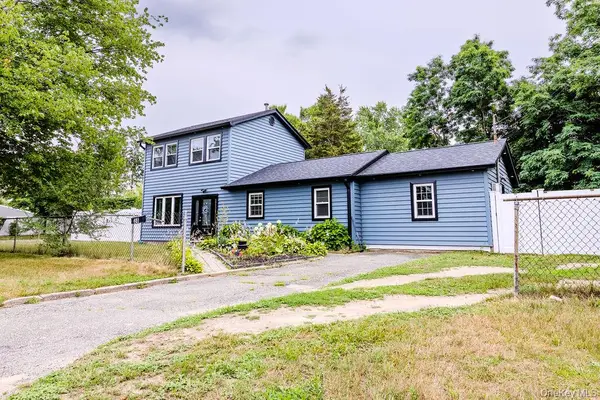 38 Tamarack Street, Central Islip, NY 11722