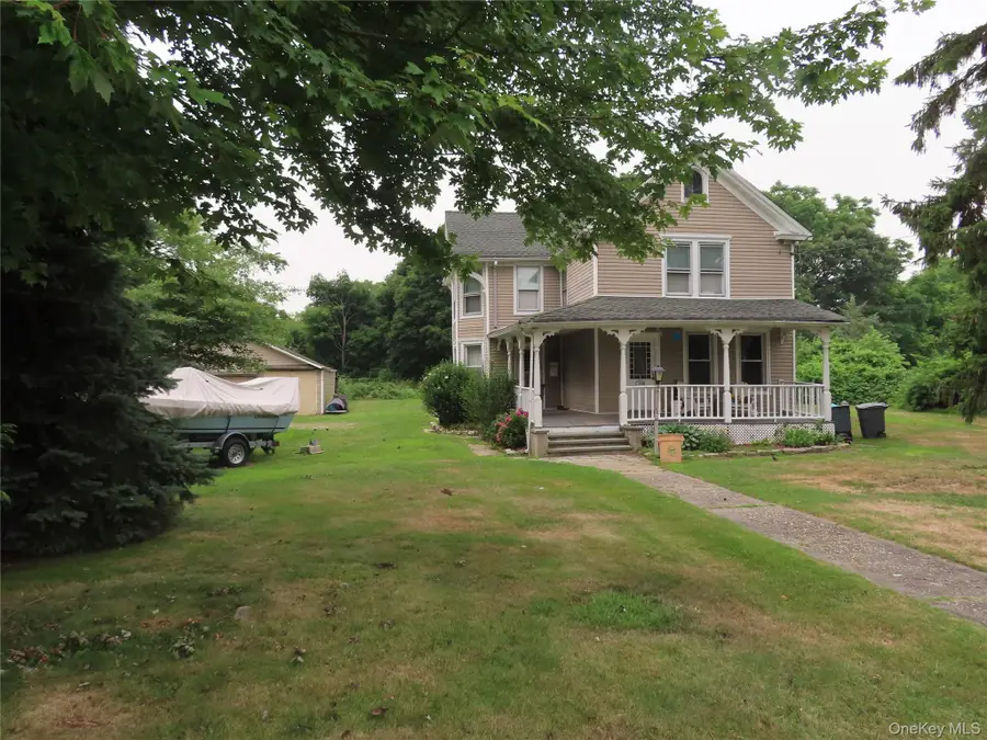26 Rollstone Avenue, West Sayville, NY 11796 - #2