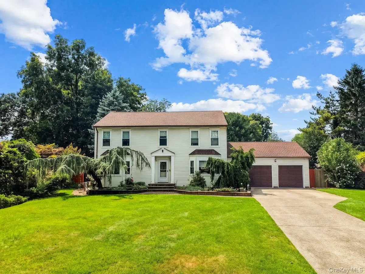 15 Fairfields Court, Huntington Station, NY 11746 - #1