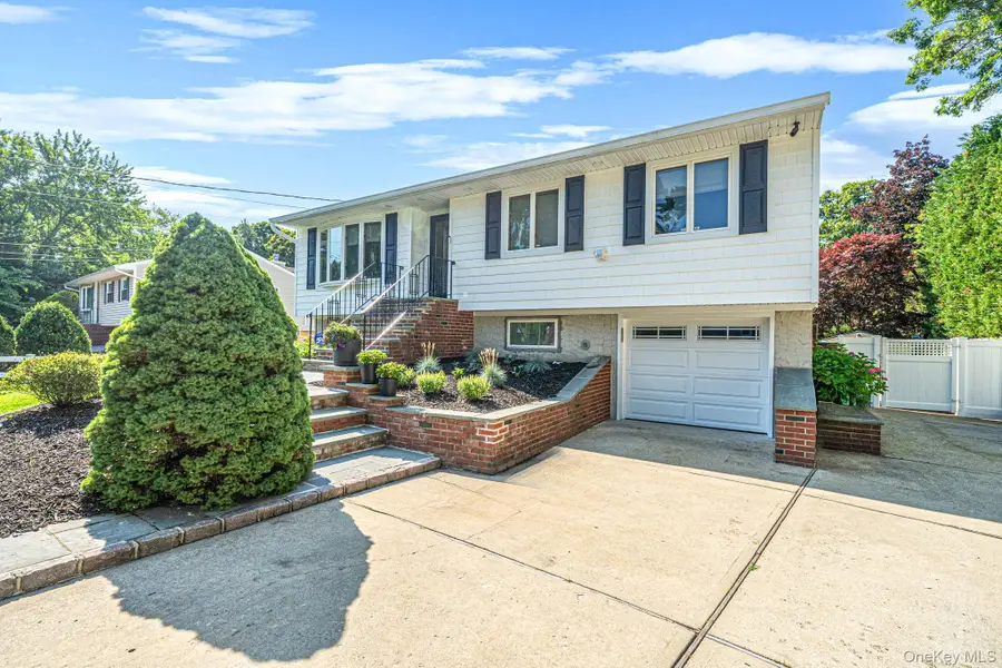 22 Milburn Road, Centereach, NY 11720 - #3