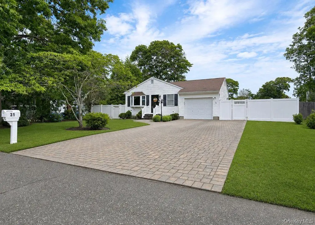 31 Westwood Drive, Shirley, NY 11967 - #1