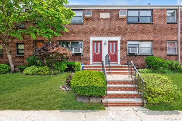 17-01 Utopia Parkway #1, Whitestone, NY 11357