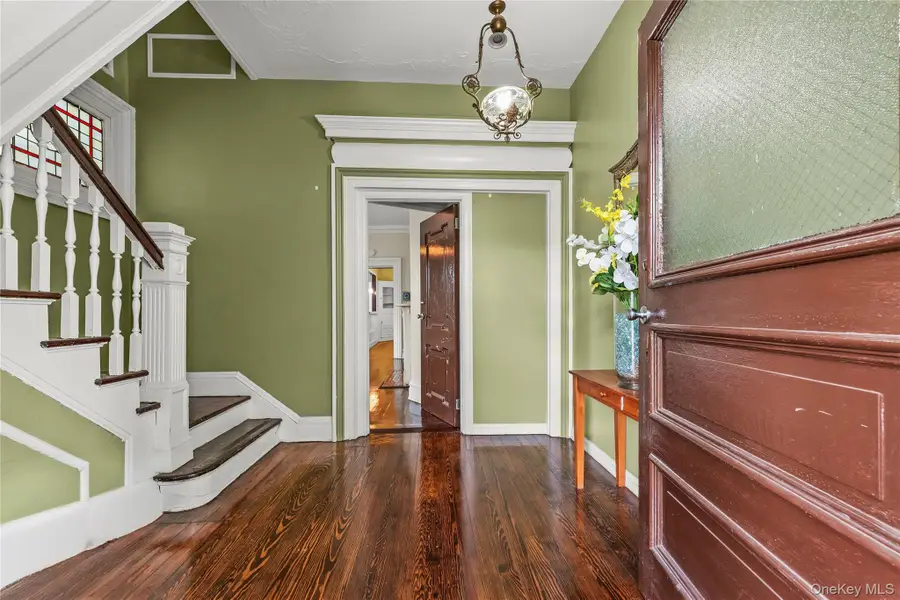 332 S 4th Avenue, Mount Vernon, NY 10550 - #3