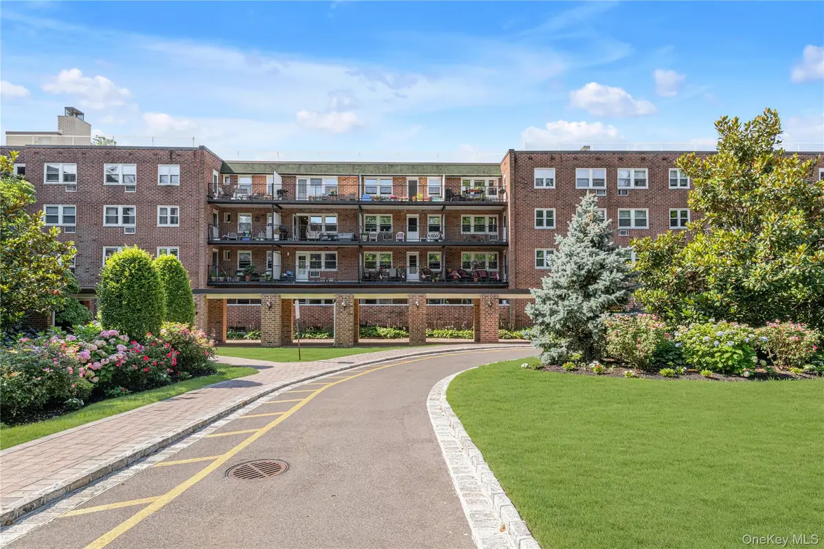 32 Pearsall Avenue #3F, Glen Cove, NY 11542 - #1