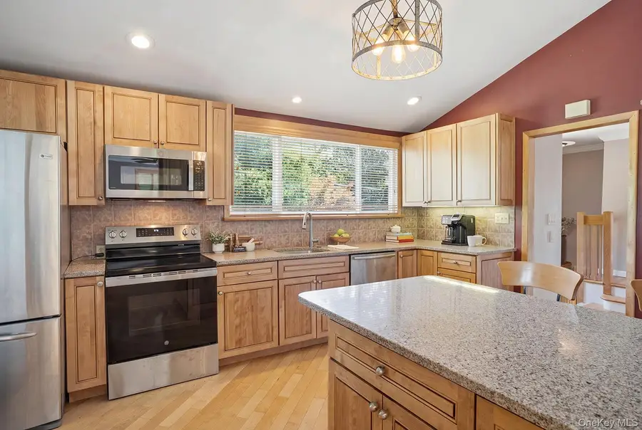 946 Barberry Road, Yorktown Heights, NY 10598 - #3