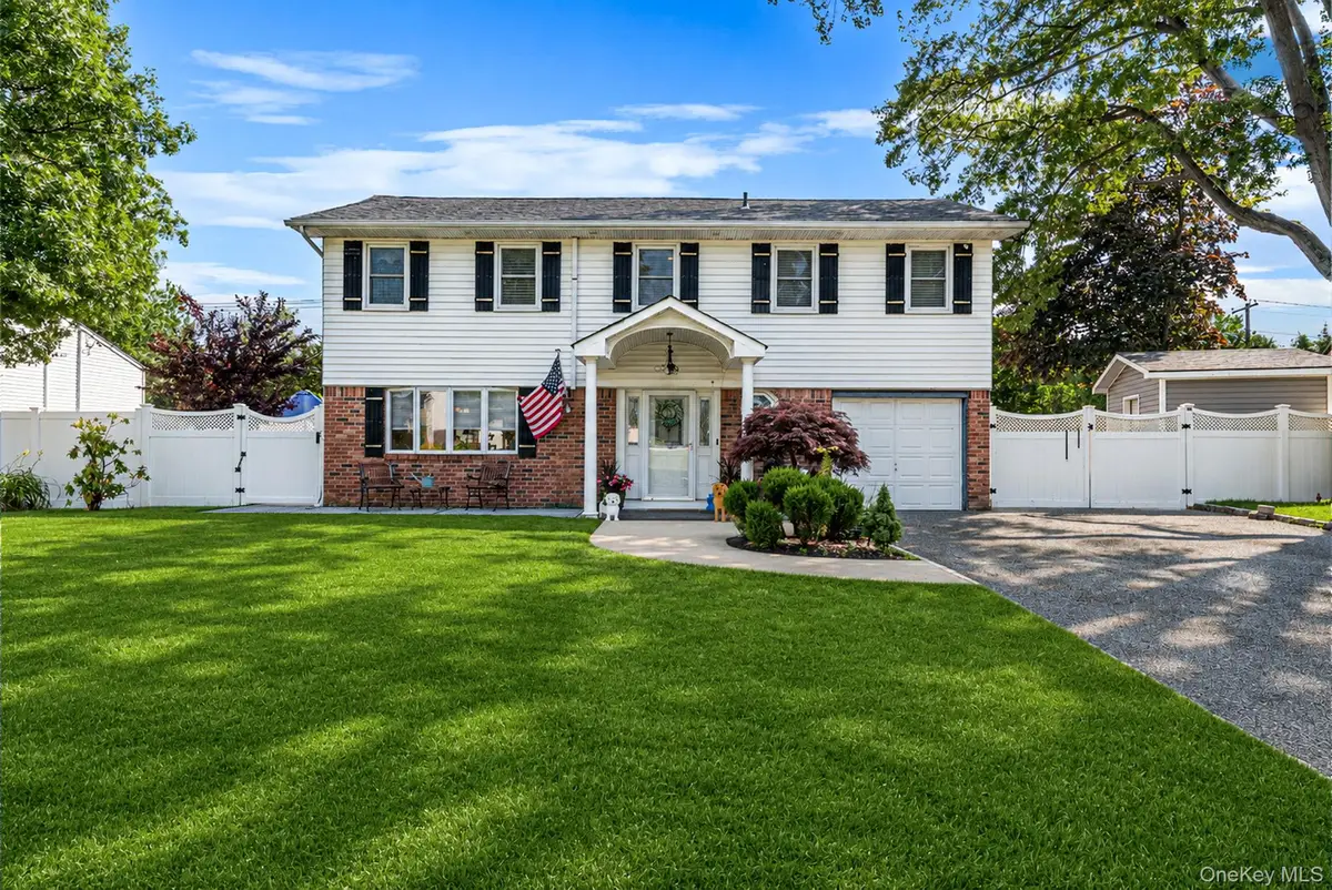 30 Pinewood Drive, Commack, NY 11725 - #1