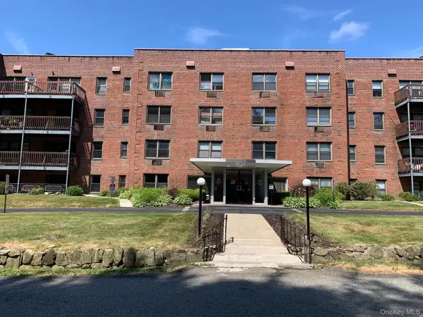 5 Oakdale Manor #L22, Suffern, NY 10901