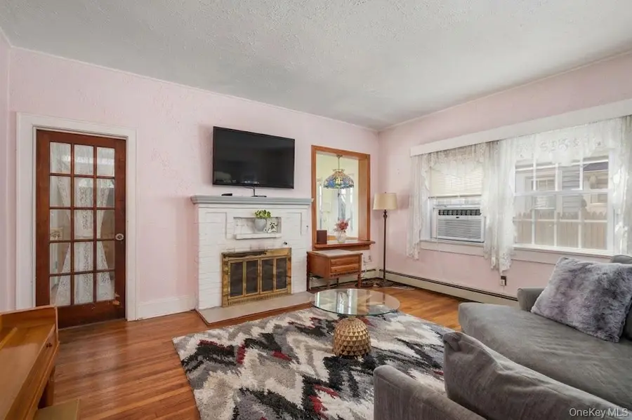 1640 Roosevelt Street, Baldwin, NY 11510 - #2