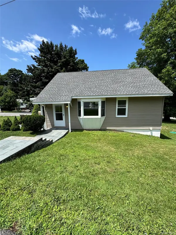 35 Willow Road, Beacon, NY 12508