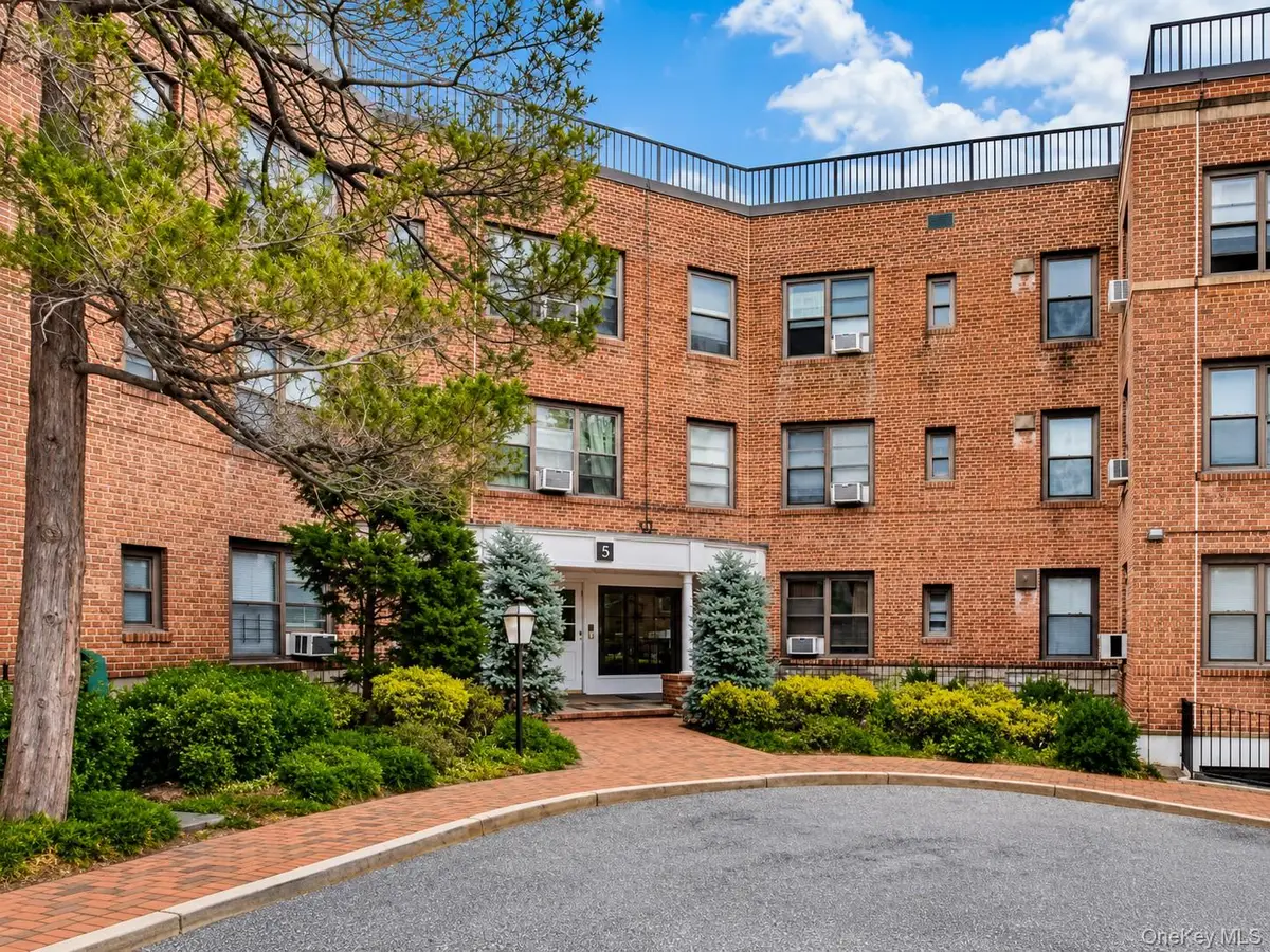 3 Town House Place #3c, Great Neck, NY 11021 - #1