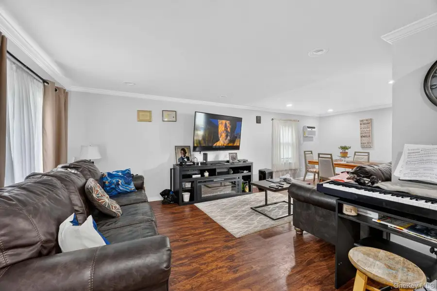 81 S Bedford Avenue, Islandia, NY 11749 - #3