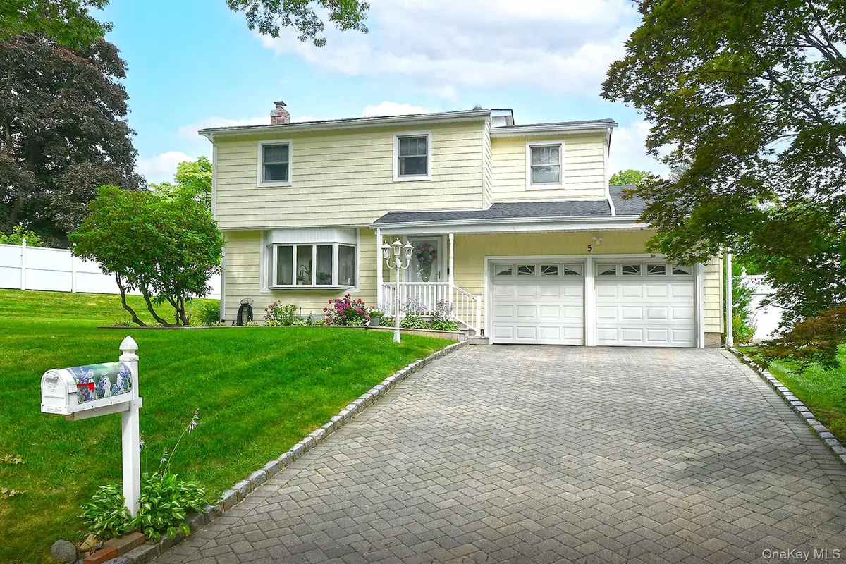 5 Trudy Court, Huntington Station, NY 11746 - #1