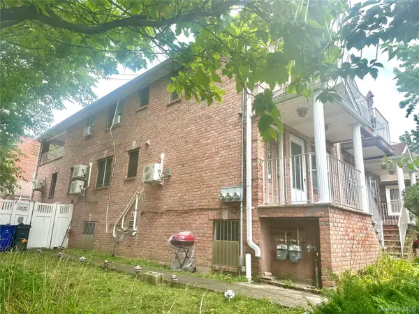 12401 7th Ave Avenue, College Point, NY 11356