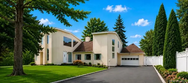 23 Wildwood Lane, Greenvale, NY 11548