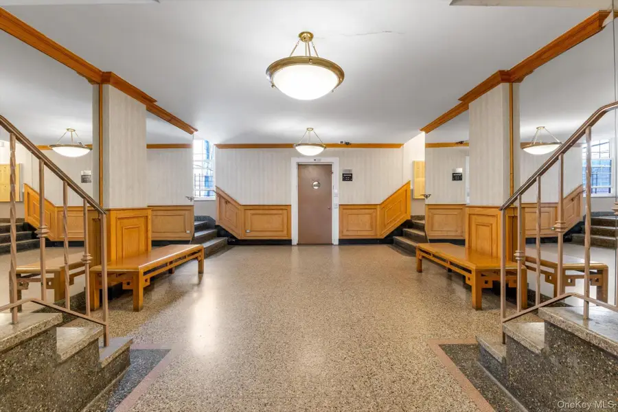 140-18 Burden Crescent #305, Briarwood, NY 11435 - #2