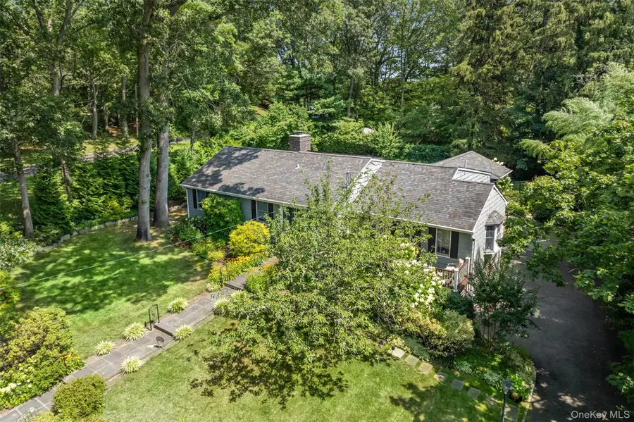 24 Preston Street, Huntington, NY 11743 - #3